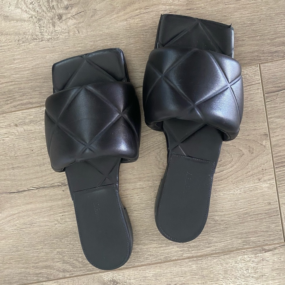 Bottega Veneta Rubber Lido leather sandals